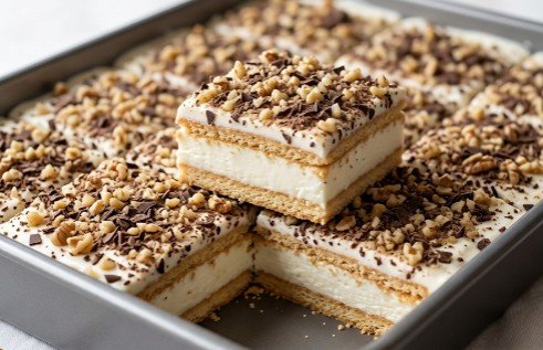 Kremaste Plazma Kocke sa Orasima: Savršen brzi kolač bez pečenja