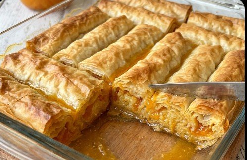 Pita sa Kajsijama i Grizom: Tradicionalni sočni rolati spremni za 45 minuta