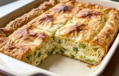 Starinska Pita Gužvara sa Sirom i Prazilukom: Sočni domaći rolati za 40 minuta