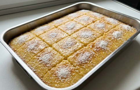 Domaći Sočni Kolač sa Kokosom: Tradicionalni Recept na Šolje
