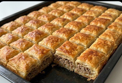 Tradicionalne Prazne ili Mesne Mantije: Autentični Korak-po-Korak Recept