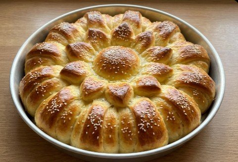 Starinska Domaća Pogača sa Sirom: Tradicionalni Recept za Prazničnu Trpezu