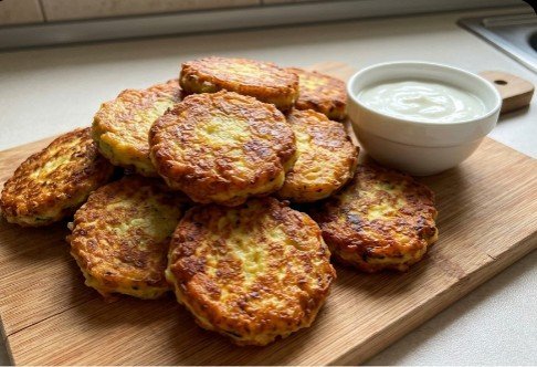 Brze Pljeskavice od Tikvica i Feta Sira: Proveren Starinski Recept
