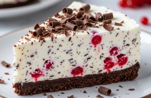 Crvena Ribizla Straćatela Torta: Ekstremno Osvežavajući Letnji Užitetak bez Pečenja