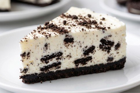 Nepečena Oreo Torta: Ekstremno Kremasti i Brzi Užitetak sa Komadićima Keksa