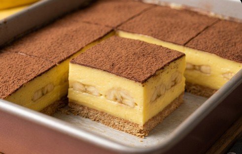 Kremasti Kolač sa Bananama: Brzi desert bez pečenja u savršenim slojevima