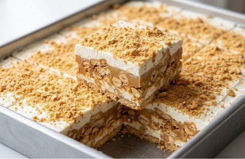 Kremasta Keks Torta sa Karamelom i Kikirikijem: Bogati nepečeni desert