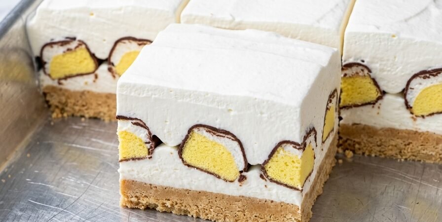 Torta sa krem bananicama — brza i kremasta poslastica bez pečenja