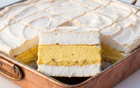 Torta Španski Vetar: Raskošna poslastica od belanaca i bogatog fila