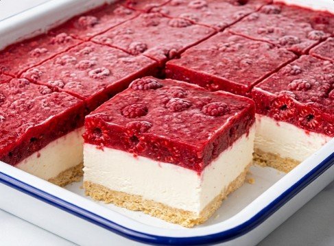 Ledena Torta sa Malinama: Osvežavajući desert bez pečenja za tople dane