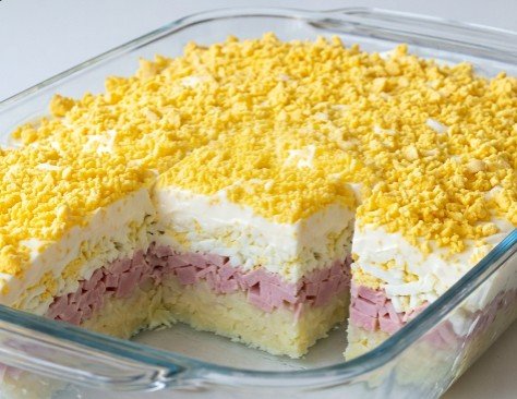 Slojevita Mimoza Salata: Kraljica svakog slavlja i trpeze