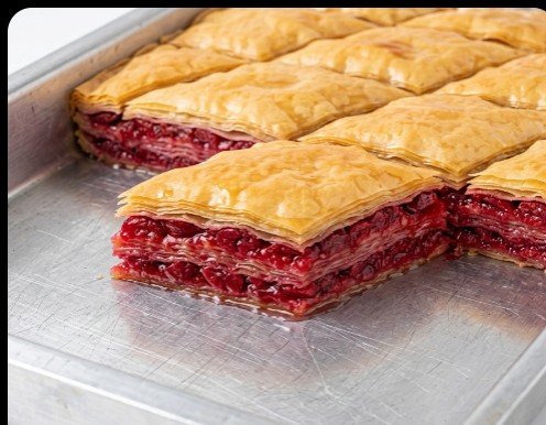 Baklava sa Višnjama: Savršen spoj hrskavih kora i sočnog voća