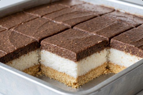 Čuvena pesak torta: Nepečeni desert u tri savršena sloja koji svi obožavaju