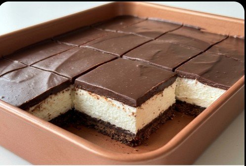 Nepečena Čokoladna Mousse Torta: Raskošna harmonija ukusa bez paljenja rerne