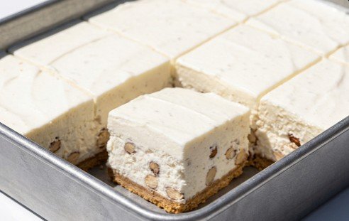 Premium Raffaello ledene kocke: Vrhunski kremasti desert sa kokosom i bademima