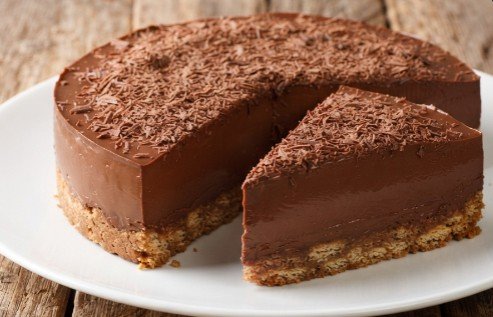Čokoladna Plazma Torta: Kremasti čokoladni član koji uvek uspeva (Bez pečenja)