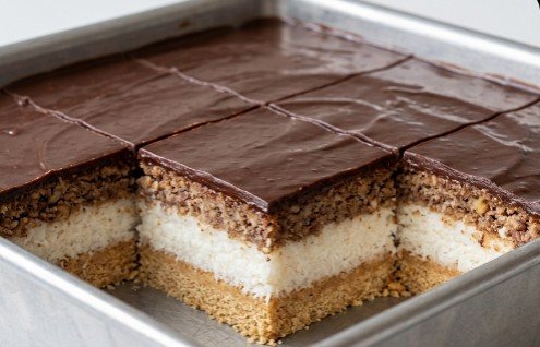Čuvena Pesak Torta: Kremasti desert u tri sloja bez paljenja rerne