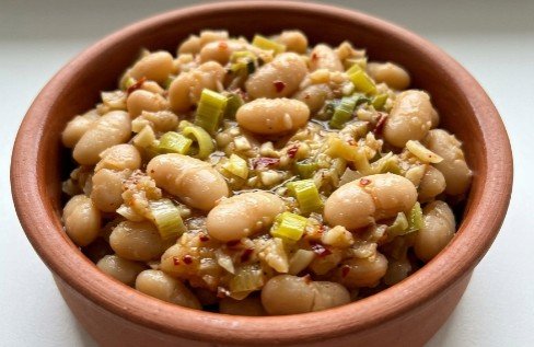 Posna Slana Pasulj Salata: Brzi Recept sa Prazilukom