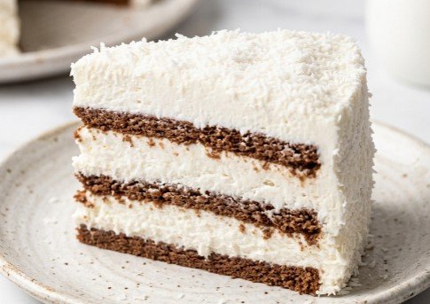 Brza Kokos Torta: Nepečeni slojeviti desert koji oduzima dah