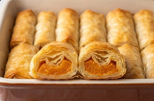 Pita sa Kajsijama: Sočan i hrskav voćni desert od gotovih kora