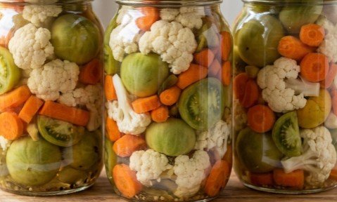 Najbolji Recept za Domaću Šarenu Turšiju (Hrskava Zimnica)