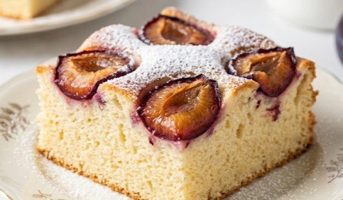 Najbolji Recept za Domaći Biskvitni Kolač sa Šljivama